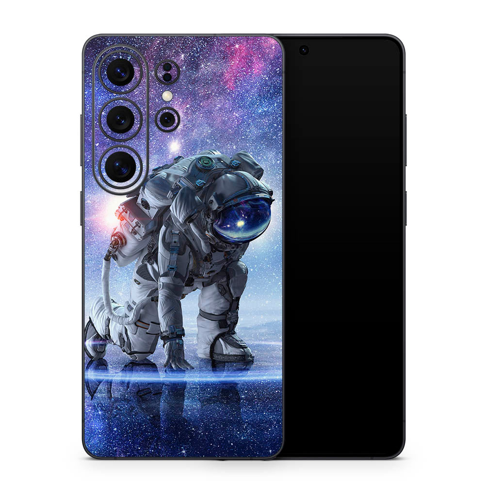 Astronaut Galaxy S26 Skin